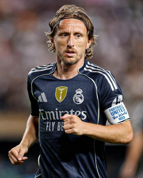 反诈细节：博彩群里的“托儿”表演揭秘。（反诈揭秘：博彩群“托儿”表演的内幕）