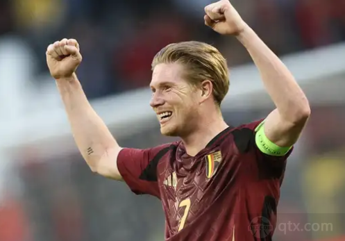 32场狂敲15轰！「村神」回归开启无双模式｜日职